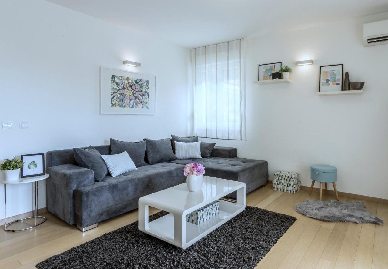 Iris Beach Apartments Kaštela エクステリア 写真