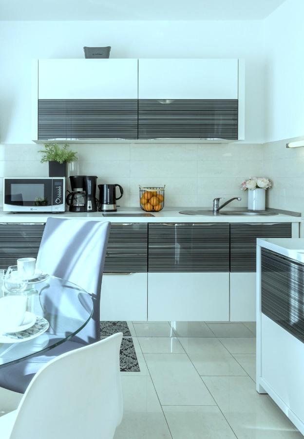 Iris Beach Apartments Kaštela エクステリア 写真