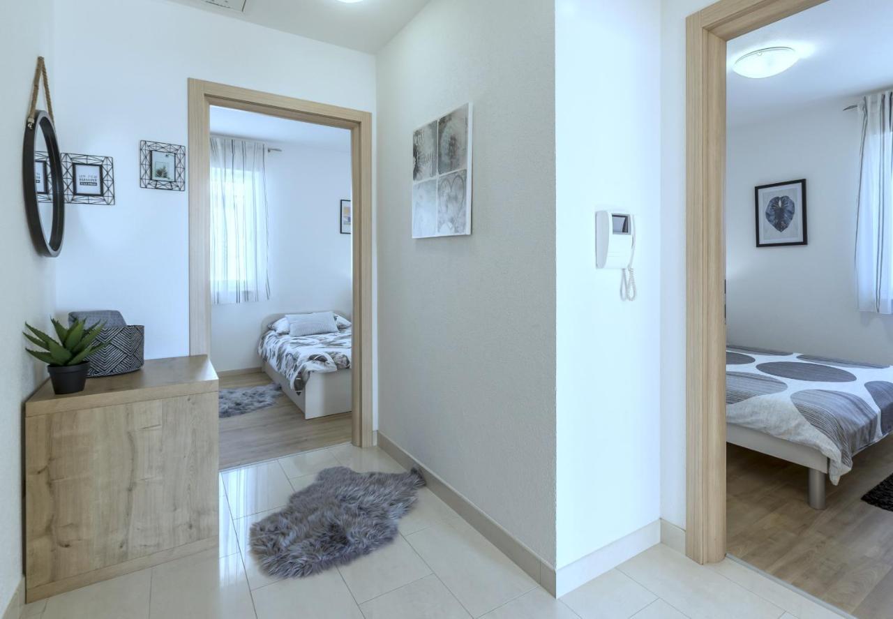 Iris Beach Apartments Kaštela エクステリア 写真